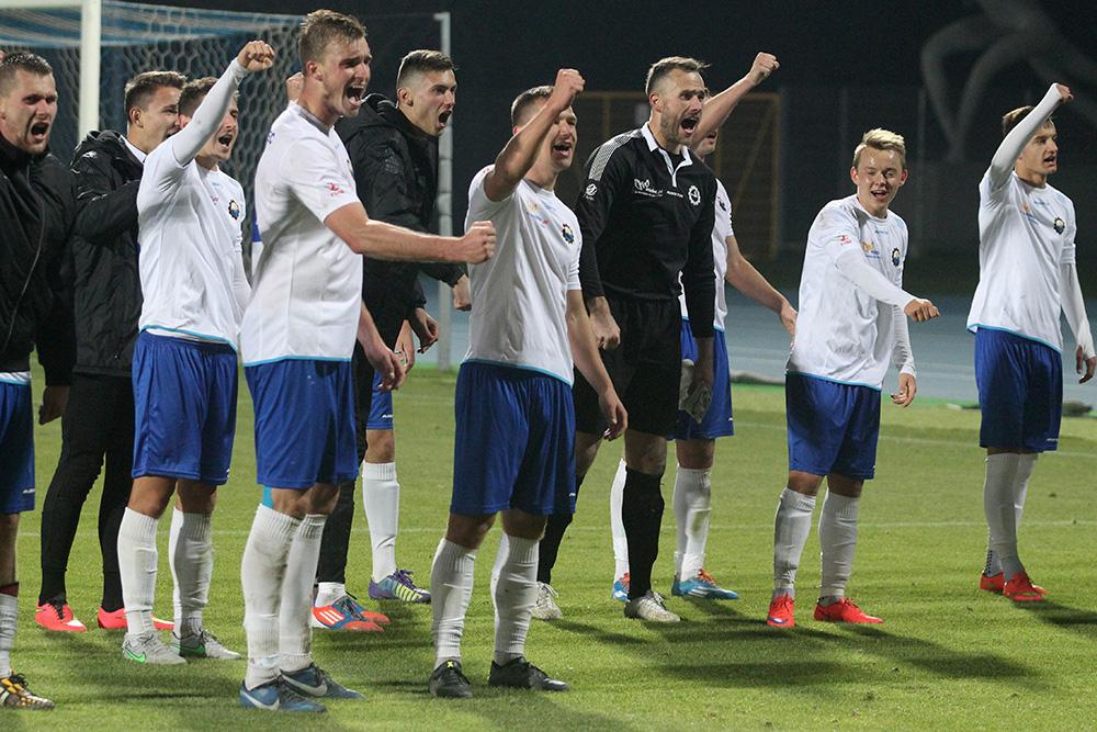 Piłkarze Stali Mielec ostatecznie cieszyli się z wygranej, choć momentami było bardzo nerwowo.