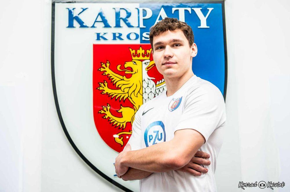  Mikołaj Nasalski nowym piłkarzem Karpat Krosno (fot. Konrad Kwolek/ Karpaty Krosno)