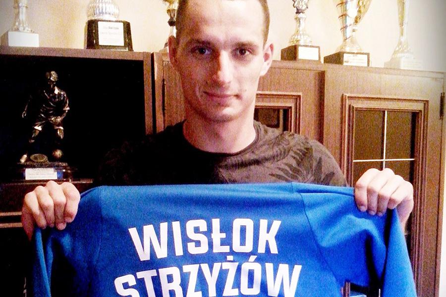 Adrian Szyszka przechodzi z Crasnovii do Wisłoka Strzyżów (fot. www.facebook.com/WislokStrzyzow1945)