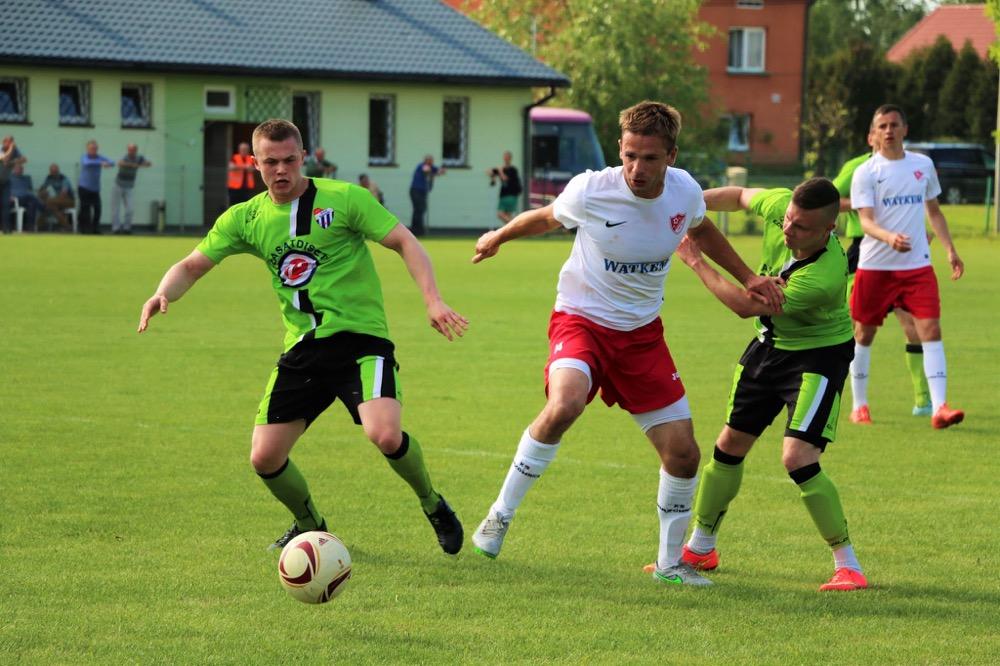 Gracze Sokoła Sokolniki w zielonych koszulkach (fot. Natalia Styś)