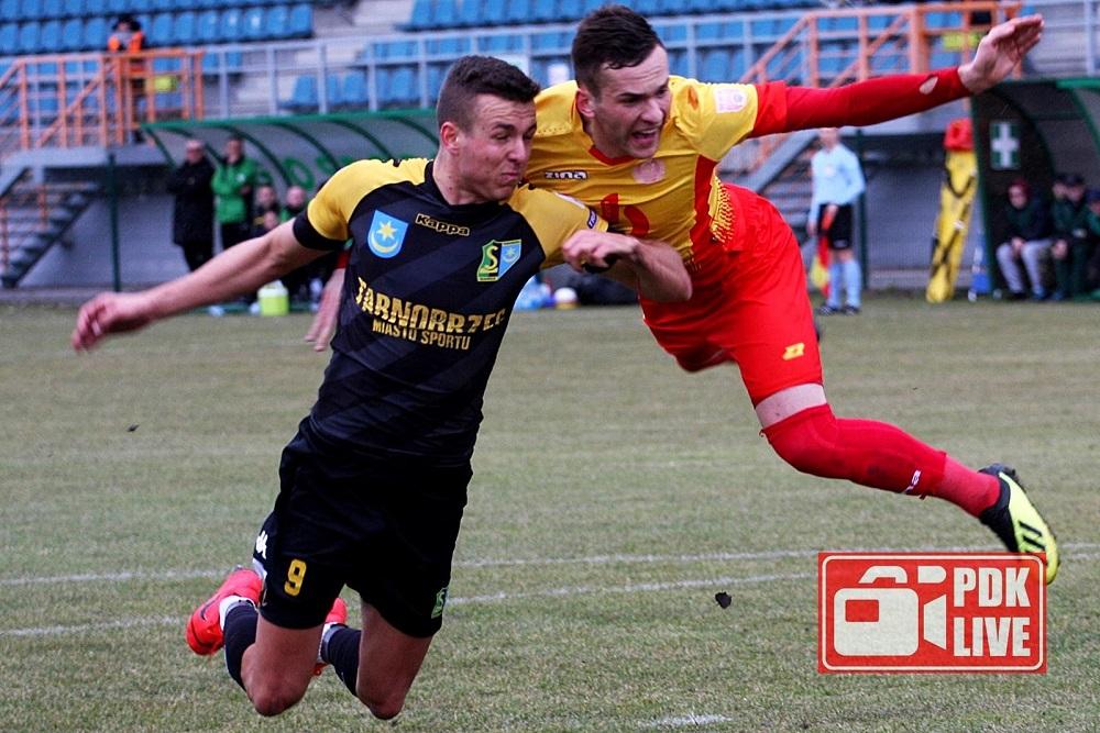 Siarka Tarnobrzeg prowadziła 2-0, ale zaledwie zremisowała 2-2. (fot. Radosław Kuśmierz)