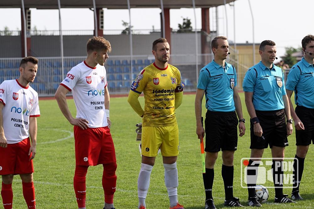 Mateusz Kolbusz (drugi od lewej) nie będzie grał w Wiśle Sandomierz. (fot. Wisła Sandomierz)