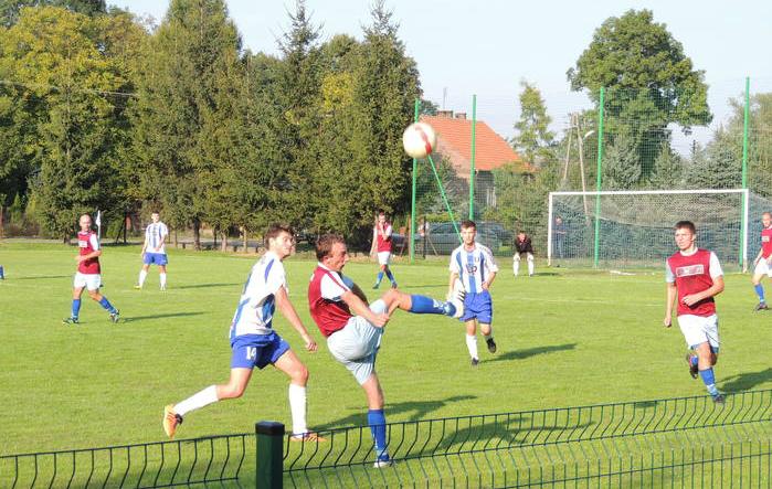 MKS Kańczuga wygrał z Błękitnymi Grzęska 3-0 (fot. blekitnigrzeska.futbolowo.pl)