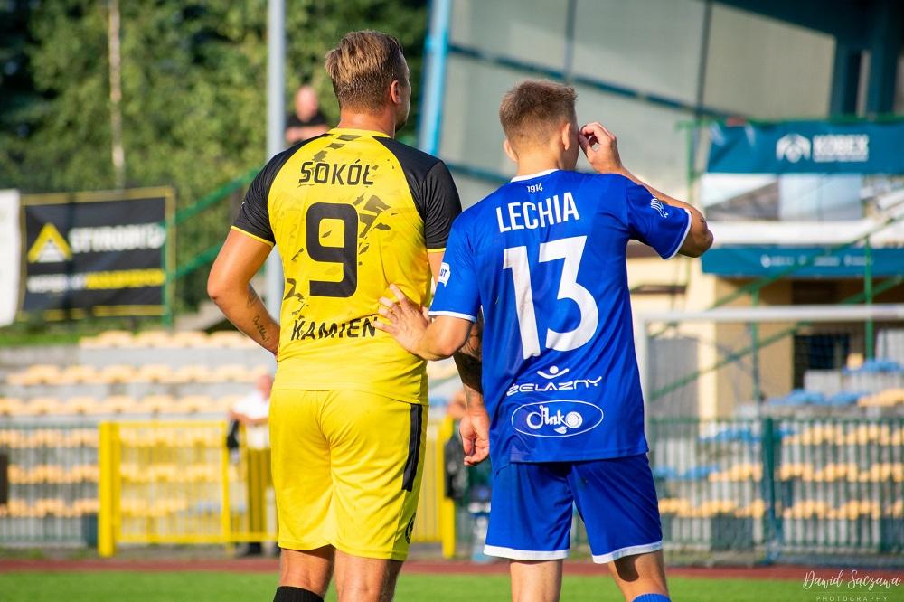 Piłkarze Sokoła Kamień po raz drugi w tym sezonie ograli Lechię (fot. Sokół Kamień/facebook)