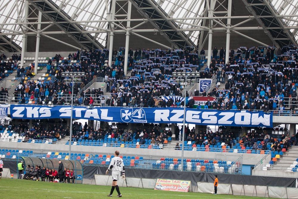 Czy znów zapełni się Stadion Miejski w Rzeszowie? Stal Rzeszów zagra z Apklan Resovią (fot. Radosław Kuśmierz)