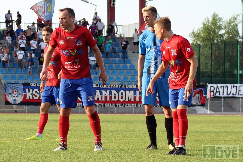 Andrij Nikanowycz (drugi z lewej) będzie w nadchodzącym sezonie występował w Orle Przeworsk (fot. archiwum)
