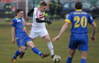Motor Lublin (niebieskie stroje) wygrał Arenie Lublin z Izolatorem Boguchwała 3-2.