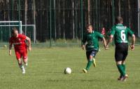 Bukowa Jastkowice (zielono-czarne stroje, z piłką Krystian Madej) nie zdołali zatrzymać Crasnovii.