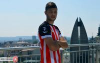 Łukasz Świst w nowej koszulce Resovii z symbolem Polski Walczącej (fot. cwks-resovia.pl)
