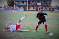 Kolbuszowianka (czarne stroje) wygrała z Rzemieślnikiem Pilzno 1-0 (fot. Natalia Styś / archiwum)