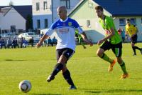 Stal Nowa Dęba (biało-niebieskie stroje) wygrała w Sokolnikach 4-3.