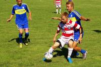 Głogovia (niebiesko-żółte stroje) wygrała z Przybyszówką 2-1 (fot. strugtyczyn.futbolowo.pl / archiwum)