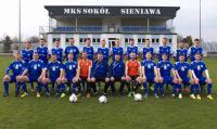 Kadra Sokoła Sieniawa na rundę wiosenną sezonu 2015/2016 w 3 lidze lubelsko-podkarpackiej (fot. facebook.com / Sokół Sieniawa)
