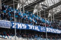 Na Derby Rzeszowa zaplanowanie na 2.04.2016 wybiera się również spora grupa kibiców Stali. Z opinii policji wynika jednak, że nie zostaną oni wpuszczeni na stadion Resovii przy ul. Wyspiańskiego.