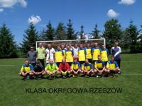 Gracze z Jasionki z optymizmem weszli do wyższej ligi. Na razie zajmują ostatnie miejsce (fot. lksjasionka.futbolowo.pl)