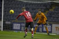 Maksymilian Cichowski (w bramce) w trakcie meczu z Dunfermline FC.