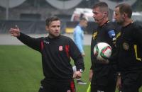 Trener Resovii Szymon Szydełko na pierwszym treningu miał do dyspozycji 17 piłkarzy (fot. archiwum)