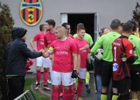 Na pierwszym planie Krzysztof Pietluch, napastnik Wólczanki (fot. archiwum)