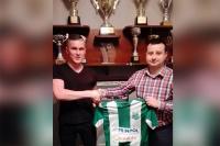 Kamil Żuchowicz wraz z Prezesem Wisłoki Dębica Radosławem Garlewskim