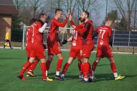 Kluby niższych lig wcale nie inwestują małych pieniędzy. Korona Rzeszów mierzy w awans i na pewno nikt nie traktuje gry w 4 lidze podkarpackiej jak zabawy (fot. facebook / Korona Rzeszów)