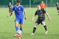 Wisłoka Dębica (czarne stroje) wygrała 3-0 z Orlętami Radzyń. Zdjęcie pochodzi z meczu z Sokołem Sieniawa (fot. Patryk Górecki)