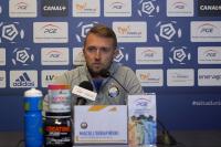Maciej Serafiński był zdruzgotany po porażce PGE FKS Stali Mielec z Wisłą Kraków aż 0-6. (fot. Stal Mielec)