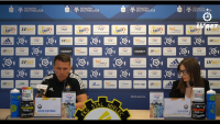 Na zdjęciu trener PGE FKS Stal Mielec Leszek Ojrzyński
