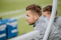 Daniel Myśliwiec ma problem z komunikacją na konferencjach prasowych według Macieja Szcześniewskiego. (fot. Stal Rzeszów)