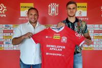 Marek Mróz (na zdjęciu z prawej) zasilił szeregi pierwszoligowej Apklan Resovii (fot. cwks-resovia.pl)