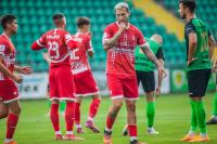 KS Wiązownica (czerwone stroje) sprawiła sporą niespodziankę w starciu z rezerwami ekstraklasowej Cracovii (fot. archiwum)