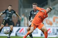 Adam Ratajczyk (w pomarańczowej koszulce) ma zostać wypożyczony z Zagłębia Lubin do Stali Mielec (fot. zaglebie.com)