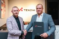 Texom nadal będzie sponsorem Stali Rzeszów. Na zdjęciu Krystian Woś, prezes Texom (z lewej) oraz Łukasz Rojek, prezes Stali Rzeszów. (fot. Agnieszka Koterba)