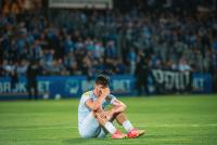 Na zdjęciu Ramil Mustafajew po porażce w meczu barażowym z Bruk-Bet Termaliką Nieciecza. Stal Rzeszów przegrała 0-2 i nie zdołała awansować do PKO BP Ekstraklasy (fot. Robert Skalski)