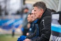 Marek Zub ma powody do zmartwień. Stal Rzeszów, pod jego wodzą, przegrała pięć meczów z rzędu (fot. Robert Skalski / stalrzeszow.pl)