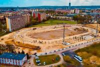 Podkarpackie Centrum Lekkiej Atletyki powstaje w miejscu wyburzonego stadionu Resovii (fot. Resovia TV)