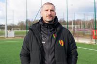 Trener Andrzej Paszkiewicz poprowadzi Pogoń-Sokół Lubaczów (fot. youtube.com / Korona Kielce)