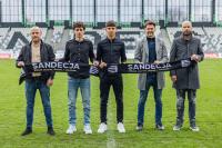 Dwóch piłkarzy z akademii podpisało profesjonalne kontrakty z Sandecją (fot. A. Maraś/ Sandecja Nowy Sącz)