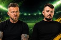 Prowadzący program Piłkarskie Bagienko: Maciej Decowski-Niemiec (z prawej) oraz trener Szymon Szydełko.