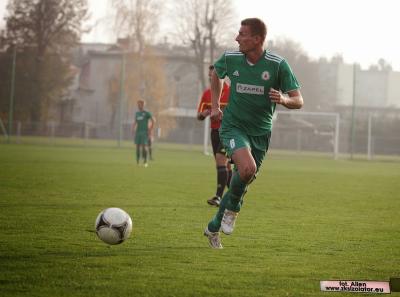 Piłkarze Izolatora zremisowali z Resovią 1-1. Na zdjęciu Krzysztof Domin (fot. zksizolator.eu)