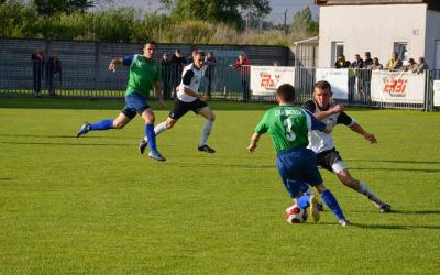 Crasnovia (zielone koszulki) uległa Piastowi Tuczempy 0-2 (fot. Archiwum / Karolina Kudła)