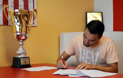 Przemysław Żmuda podpisał kontrakt z Resovią (fot. cwks-resovia.pl)