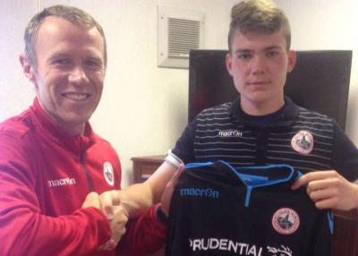 Maksymilian Cichowski (z prawej) z trenerem Stuartem McLarnem, który prowadzi drużynę seniorów Stirling Albion FC.