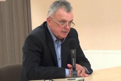 Na zdjęciu trener Siarka Tarnobrzeg Włodzimierz Gąsior (fot. youtube.com/radomiakcompl)