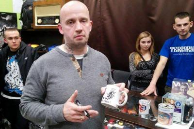 Akcję 'Kibic z sercem' wsparł m.in. znany raper Peja.