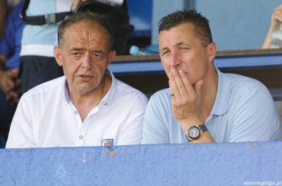 Prezes Marek Penar na zdjęciu z Tomaszem Hajto, gościem na meczu Karpat Krosno z Resovią w sierpni 2015 roku (fot. Marcin Pirga)