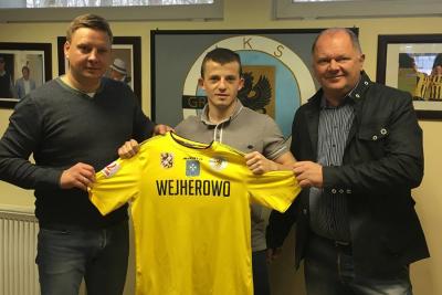 Kamil Jakubowski zmienił Siarkę Tarnobrzeg na Gryf Wejherowo (fot. facebook.com / WKS Gryf Wejherowo)