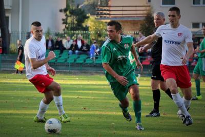 Sokół Nisko (zielone stroje) rozegrał już drugi sparing (fot. Natalia Styś / archiwum)