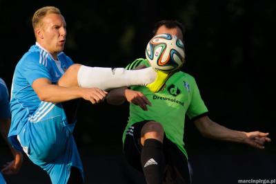 Adam Żak (na zdjęciu z lewej) strzelił Karpatom trzy gole (fot. Marcin Pirga / archiwum)
