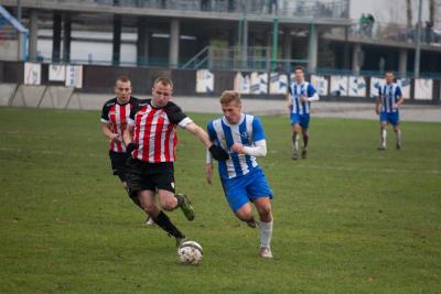 Zarówno Resovia, jak i Stal Rzeszów będą walczyły o awans do 2 ligi. Obydwie drużyny znajdują się w ścisłej czołówce rozgrywek 3 ligi lubelsko-podkarpackiej (fot. Marcin Baran)