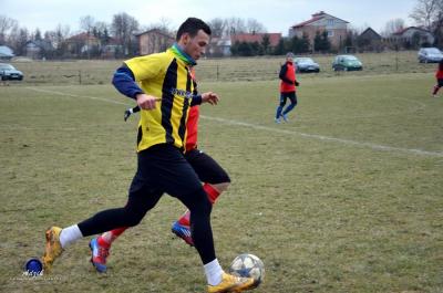 LKS Skołoszów w żółto-czarnych strojach (fot. Adrianna Popkiewicz / archiwum)